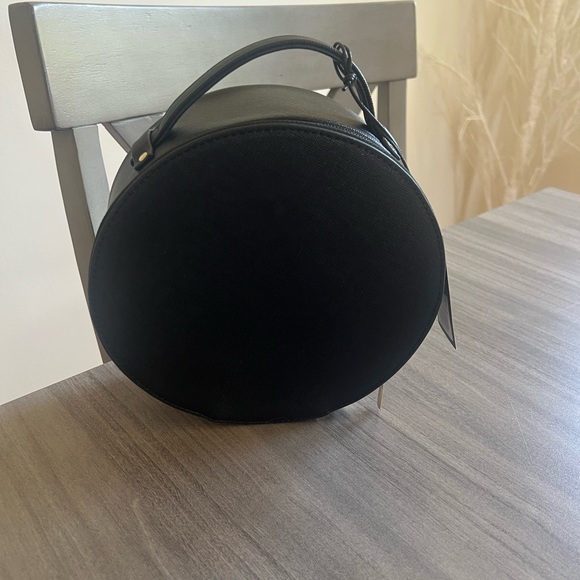 Black Travel Case - Picture 3 of 12